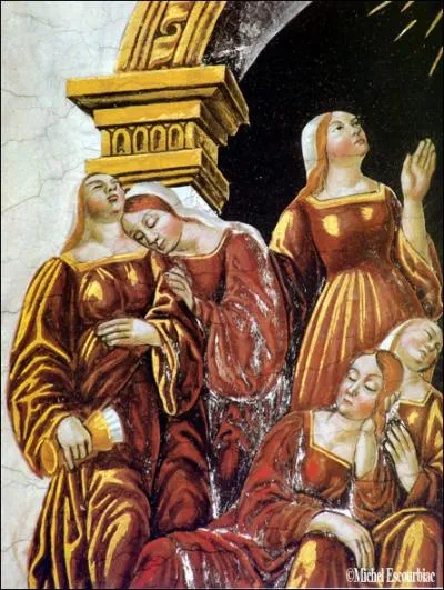 Et les cheveux tresss sur leurs ttes (... ).  