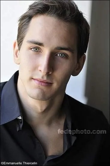 Quel est son vrai nom ? (Touchez l'image pour agrandir)