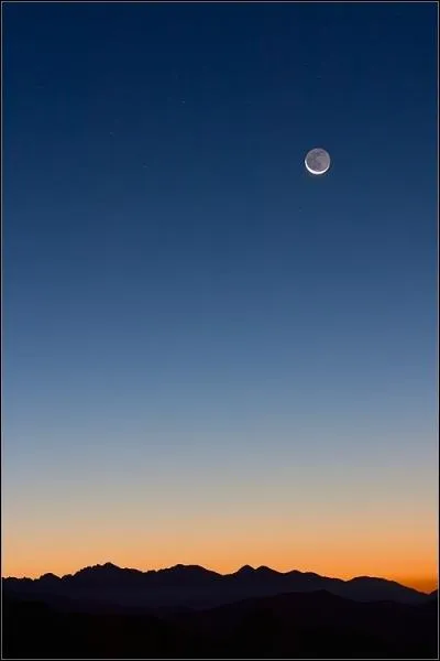 Dj plus l'une, pas encore l'autre,  l'autre bout c'est le crpuscule.