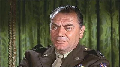 En 1967, dans quel film de Robert Aldrich, avec toute une palette de bons acteurs dont Lee Marvin, Donald Sutherland et John Cassavetes, joue-t-il le G�n�ral Worden ?