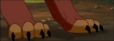 Kovu, en bon hors-la-loi, garde toujours ses griffes sorties . Pourtant il ne le fait plus  un moment donn. Mais quand ?