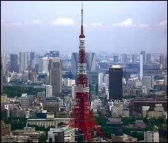 Dans quelle ville a été photographiée cette tour asiatique ?