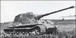 Combien de variantes a eu le PzKpfw VIB Tiger II ?