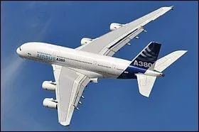 L'Airbus A380 est le plus gros avion de ligne du monde. Selon son amnagement, combien de passagers peuvent embarquer dans ce gant ?