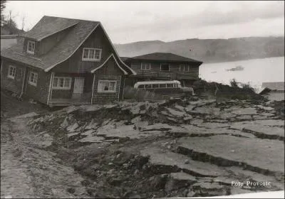 Outre les 3 000 morts et les 2 millions de sans-abris qu'il a laiss. D'une magnitude de 9, 5 sur l'chelle de Richter, ce sisme est le plus violent ayant t enregistr. O et quand a-t-il frapp ?