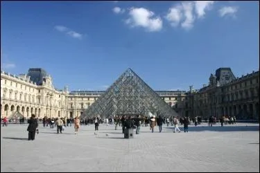 Le Louvre de Paris est le muse le plus frquent sur Terre. Combien de visiteurs viennent admirer les uvres qui y sont exposes, chaque anne ?