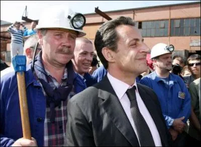 Nicolas Sarkozy avait promis qu'il ne toucherait pas aux 35 heures. Qu'ont dcid cette semaine les dputs de la majorit?