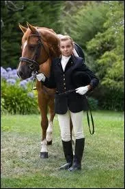 Comment s'appelle cette jument de 2 ans ?