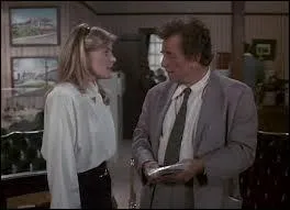 Dans quel aliment cette femme met-elle du poison afin d'assassiner Mme Columbo ?