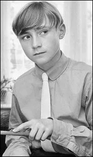 Quelle est son identit ?