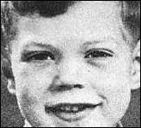 Comment s'appelle ce chanteur ?