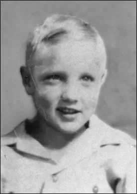 Quel nom porte ce clbre chanteur ?