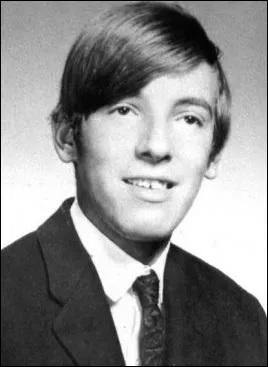 Comment s'appelle ce jeune homme ?