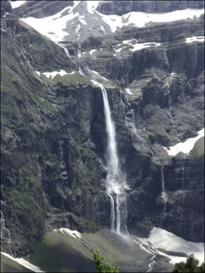 Cascades qui (... ) des neiges entranes,