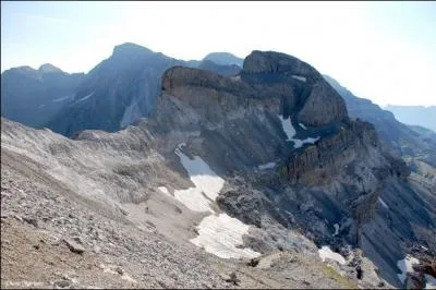 C'est l qu'il faut s'asseoir, c'est l qu'il faut (... )