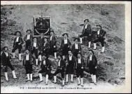 De cette voix d'(... ) fait retentir la nuit ;