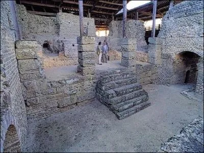 O pourrez-vous admirer les restes de vastes thermes gallo-romain ?
