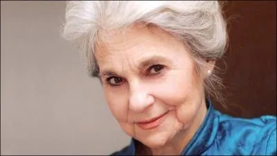 Quel est le tribut fminin du District 4 ?