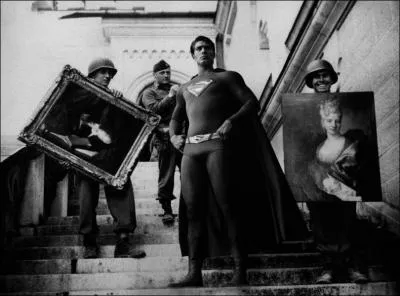 Superman est donc un peu jaloux, du coup il vient participer  la rcupration des oeuvres d'art voles par les nazis, dont une partie tait entrepose en Allemagne, au chteau de ...