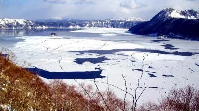 Quelle grande le est la plus septentrionale de l'archipel ?