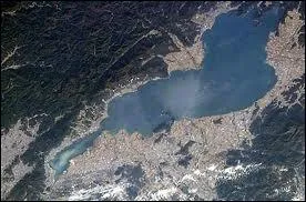 Quel est le plus grand lac du Japon ?