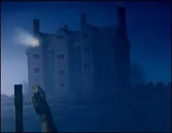 Quelle famille vit dans ce manoir ?