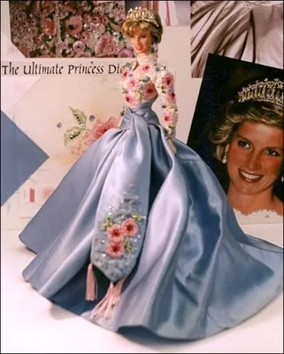 Cette ravissante poupe de collection est une Princesse d'Angleterre, laquelle ?