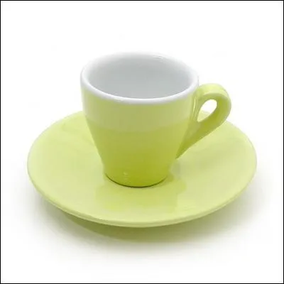 Comment se traduit  une tasse  en anglais ?