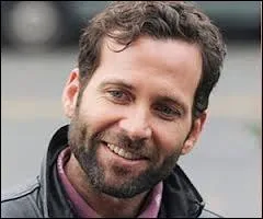 A Storybrooke, je m'appelle August. En ralit, je suis...