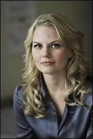 A Storybrooke, je m'appelle Emma Swan. En réalité, je suis...