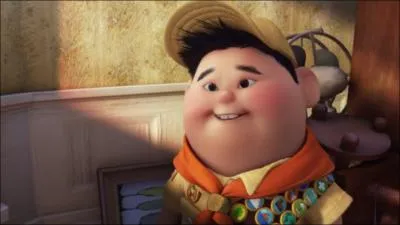 Il est grimp L-haut, ce jeune garon se prnomme ...