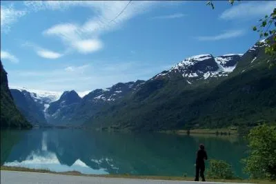  Pour tre libre  est une chanson de :