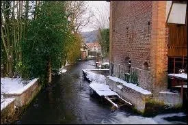 Dans quel dpartement l'Iton prend-elle sa source ?