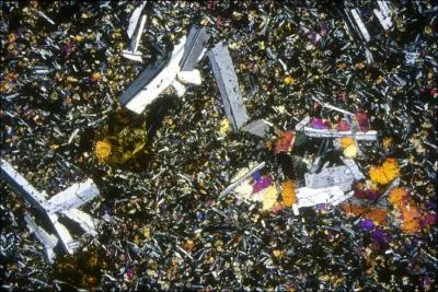 Les minraux qui forment le basalte sont :