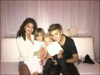 Bieber a 1 demi-frre et une demie-soeur, comment se nomment-ils ?