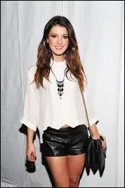 Dans la saison 5, qui s'est fait tirer dessus par Ashley ?