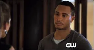 Qui cache qu'il est amoureux de Max ?