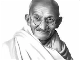 Comment s'appelle ce guide spirituel petit par la taille (1m60) mais grand par la sagesse ?