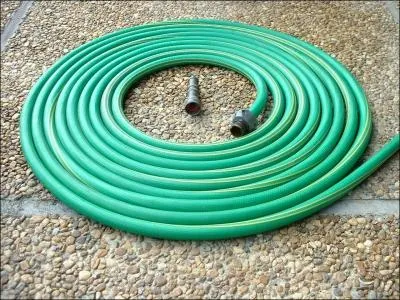 Comment traduit-on  un tuyau d'arrosage  ?