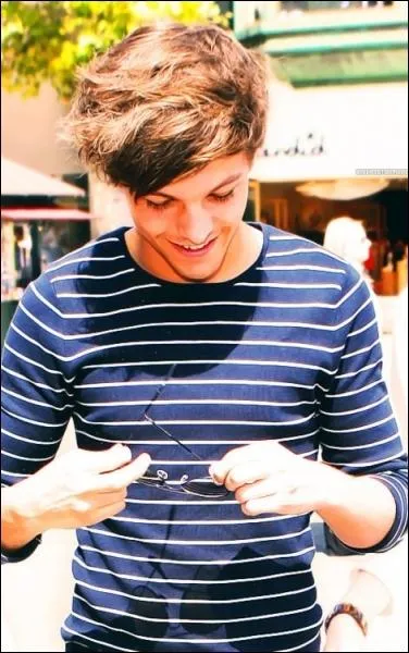 Quels sont les prnoms des soeurs de Louis ?