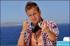 Je n'ai pas 21 ans, je suis ...