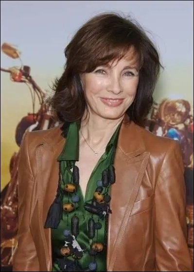 Qui joue le rle de la mre de Mlinda ?