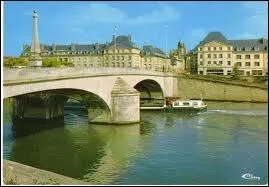 O situez-vous Compigne ?