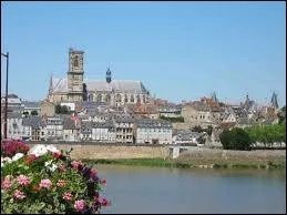 Roanne est une tape gastronomique de France. Quel est son dpartement ?