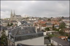 O localisez-vous Cholet ?