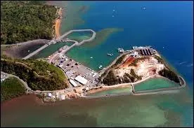 O se trouve Dzaoudzi et sa rade ?