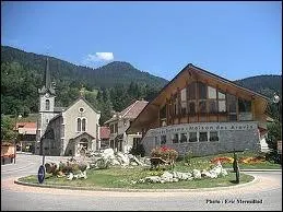 Je me rends  Saint-Jean-de-Sixt, commune Haut-Savoyarde o les habitants se nomment les ...