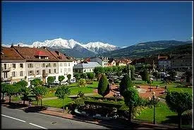 Quel nom donne-t-on aux habitants de Sallanches ?