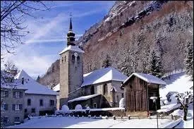 Nous allons  Sixt-Fer--Cheval, o la habitants portent le gentil ...