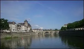 Quel est le dpartement associ  la ville de Chteau-Gontier ?